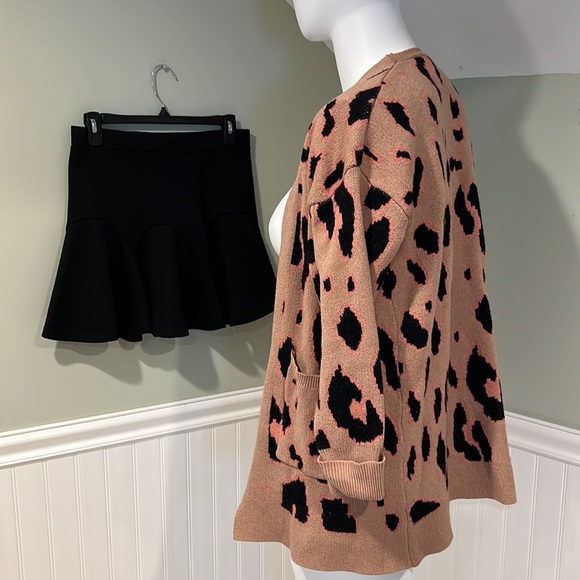 Zesica Open Front Animal Leopard Print Cardigan Patch Pockets- Tan, Pink, Black - Picture 4 of 10